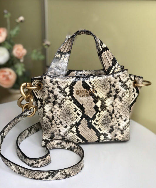 4561265225_w1280_h640_sumka-