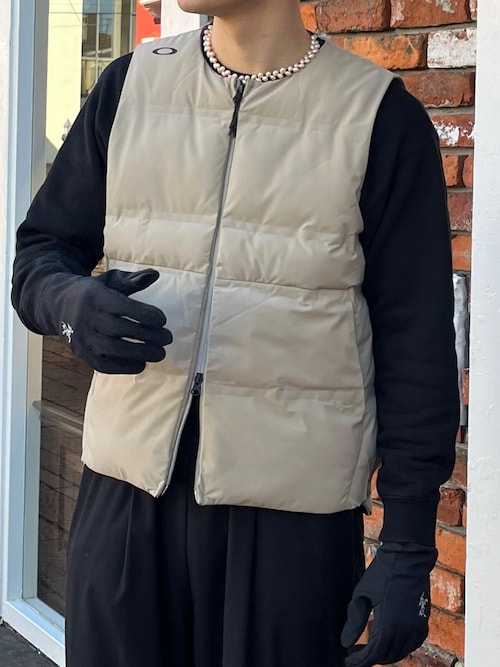 OAKLEY ダウンベスト ミニスカート セットアップ