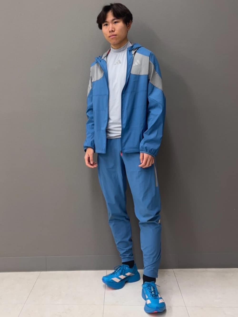 アディゼロ 駅伝 ランニング ジャケット、アディゼロ 駅伝 ランニング