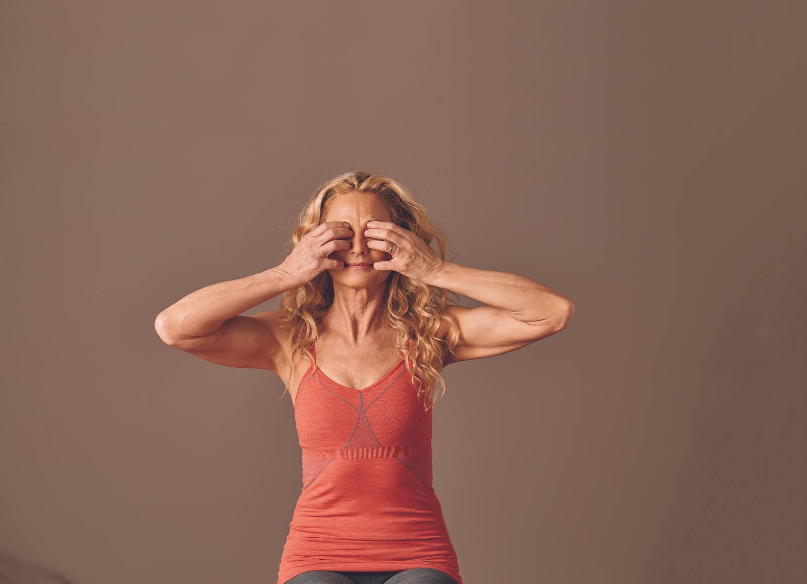 ムドラとレイキ｜不安を取り除き心を落ち着かせるテクニック | ヨガ