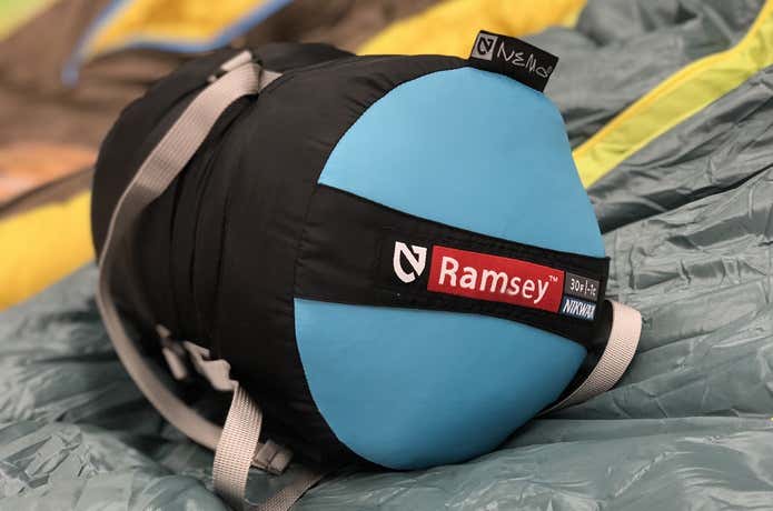 ニーモといえばテント、だけじゃない！】寝返り上等な山用シュラフって