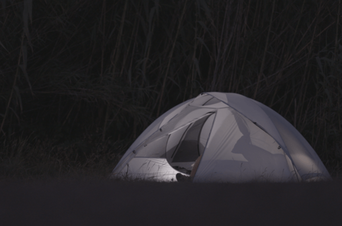 アウトドア革命！1台で6役に変化する多機能テント「ベルーガ