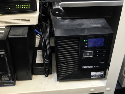 OMRON(オムロン) UPS交換用バッテリーパック BNB75Tを設置しました