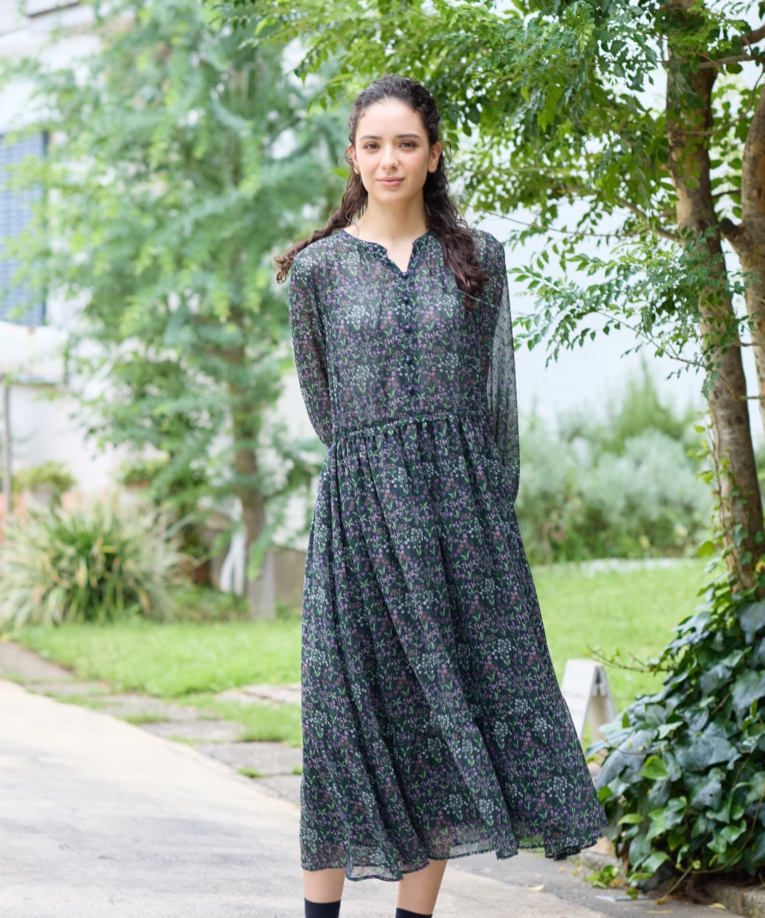 洗える Vネック小花柄フレアワンピース 【WILLIAM MORRIS】【35th