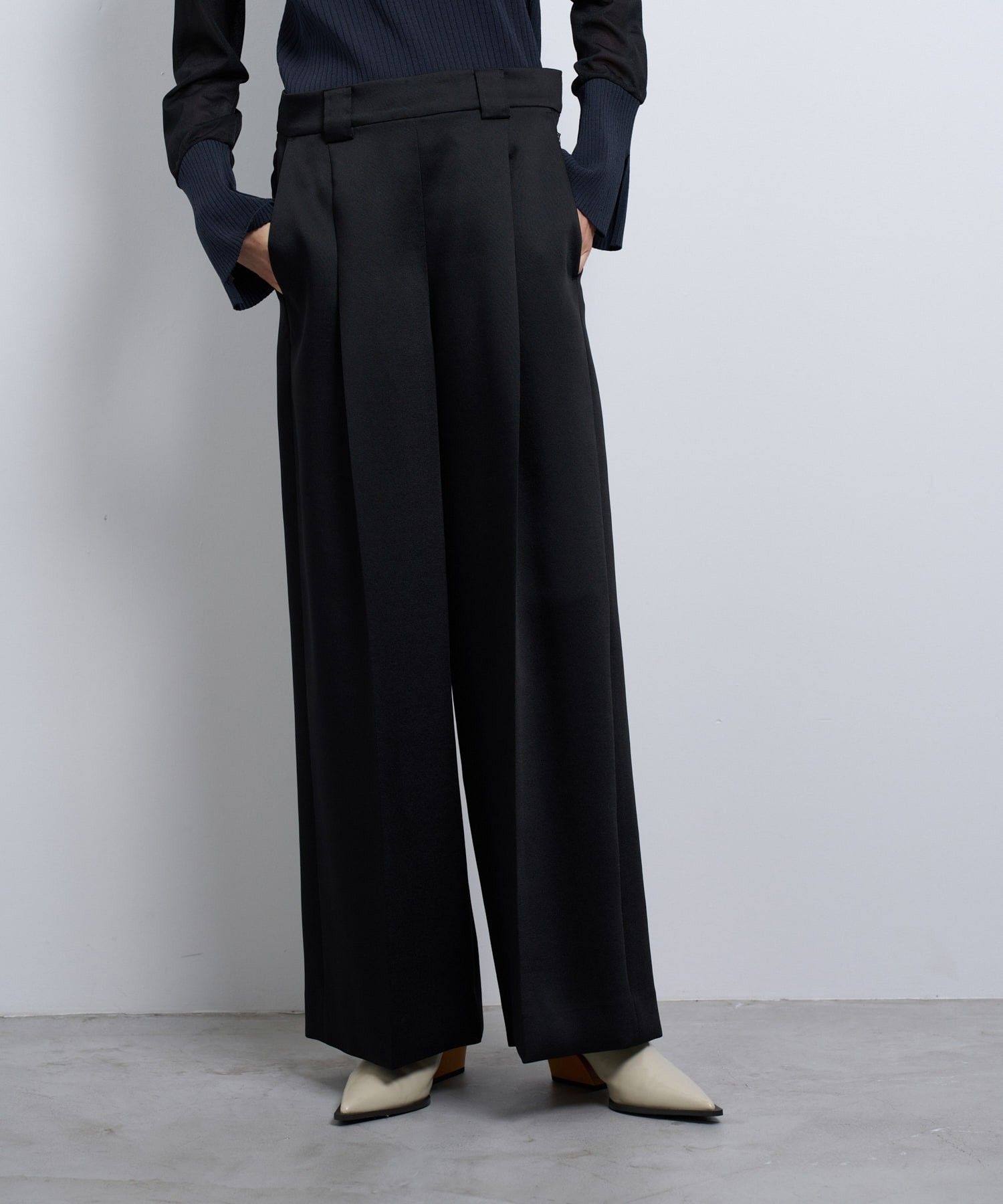 シルキーダブルクロスストレートワイドパンツ|LANVIN en Bleu | LANVIN