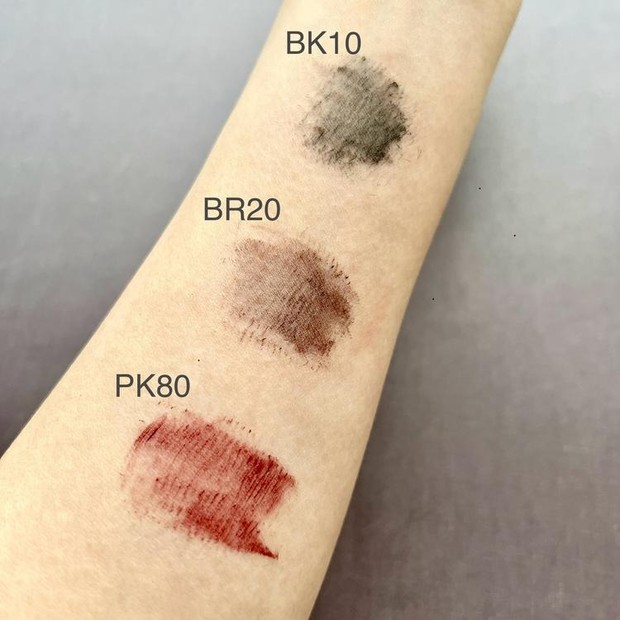 エレガンスの春新色をスウォッチ！ 新作マスカラや、人気アイカラー