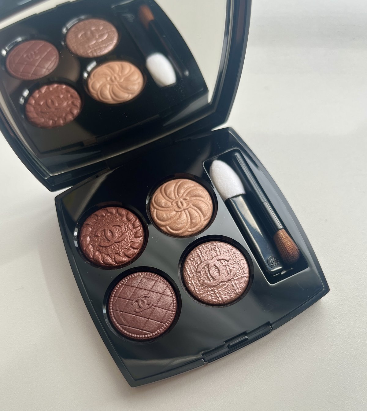 一瞬で心を奪われた秋新色【シャネル】の限定アイシャドウ #深夜の