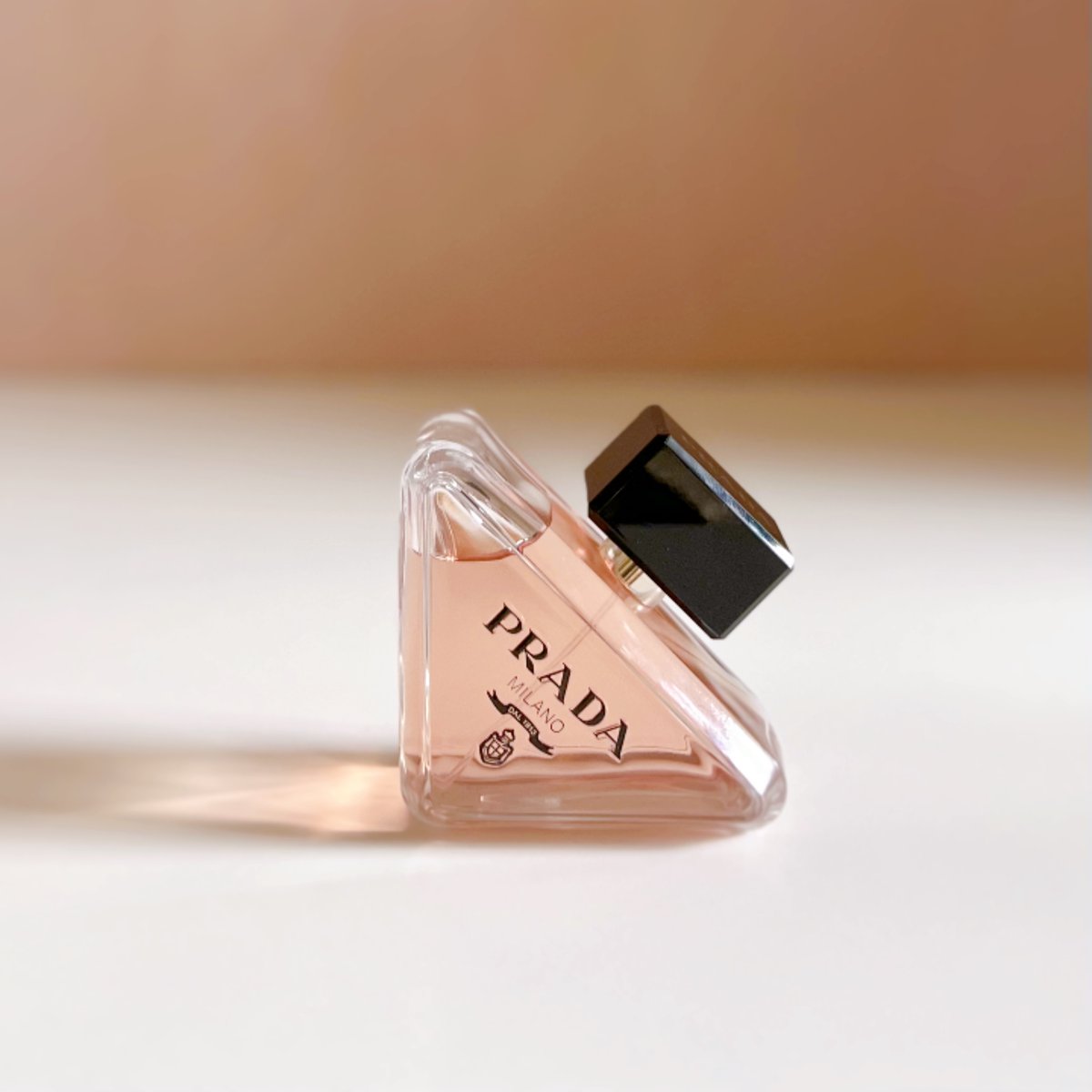 PRADA（プラダ）】あのアイコンがボトルに！ 噂の新香水「パラドックス