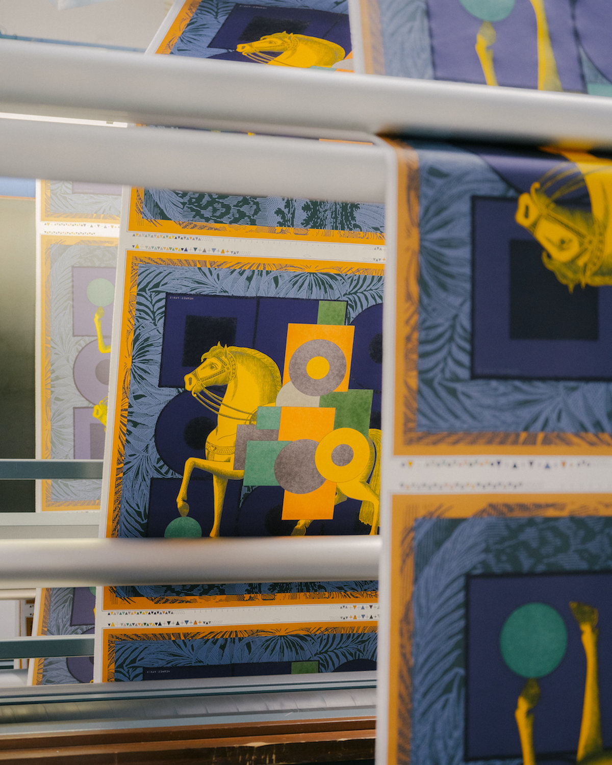 エルメス スカーフ壁掛け☆年末の空間を上品に❣️部屋模様替えに