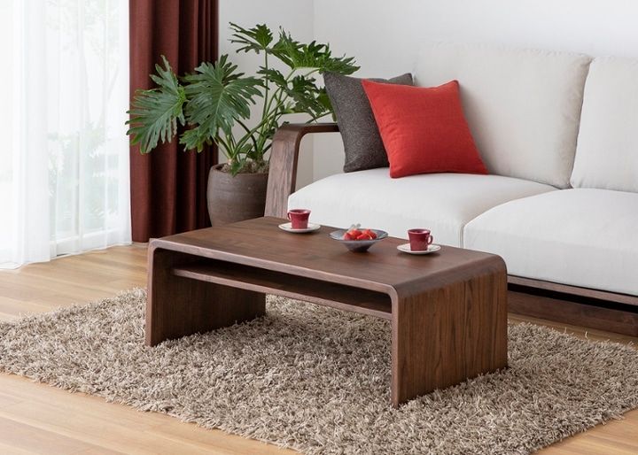 テン・ローテーブル (GB)～インダカ無垢材を贅沢に使用した、曲線