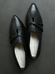 販売店舗限定】クロスベルトパンプス｜Au BANNISTER / オゥ バニスター