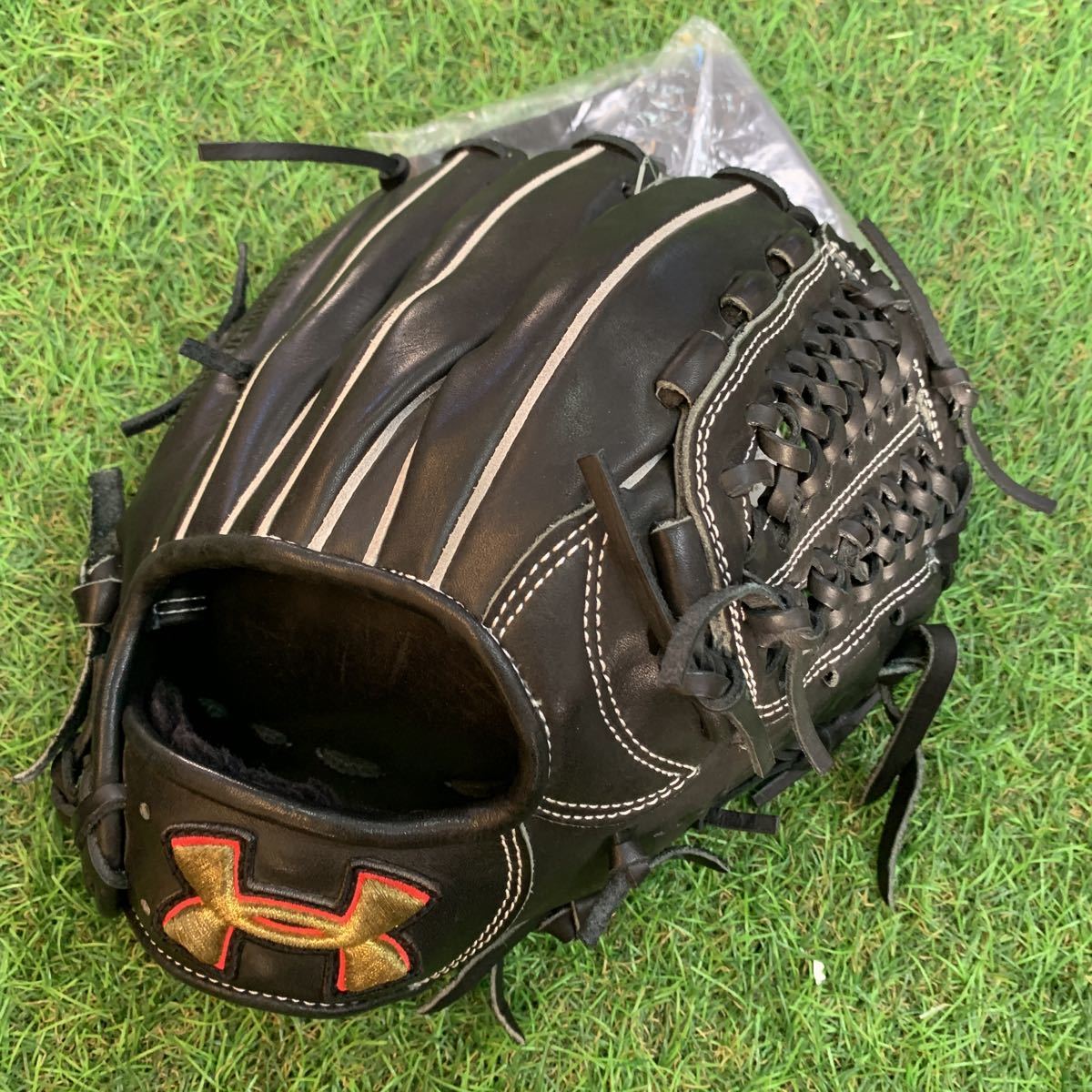 UNDER ARMOUR QBB0277 軟式用グローブ UNDER ARMOUR（アンダーアーマー