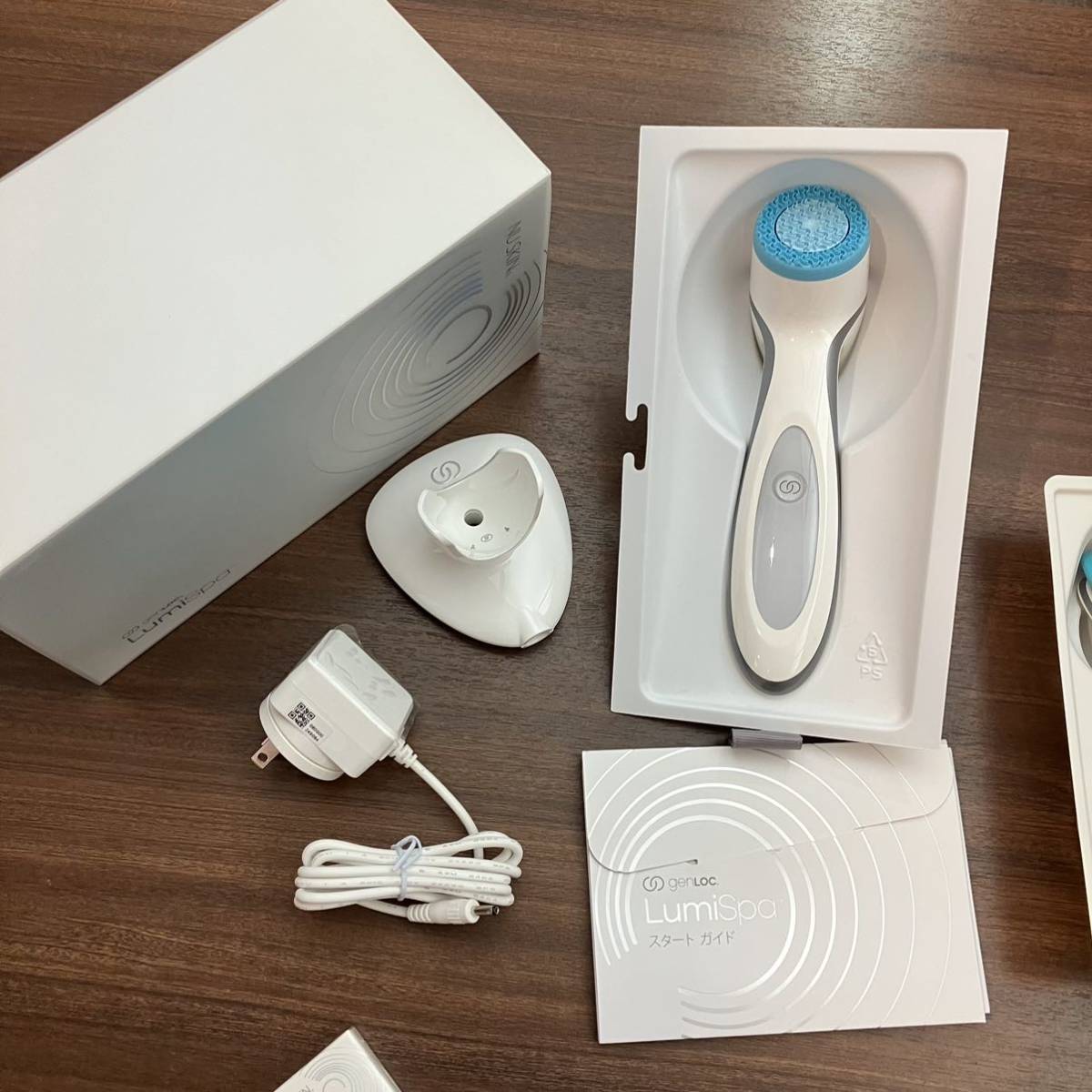 LumiSpa 洗顔ブラシ ホワイト/ブルー ルミスパ 洗顔ブラシ ホワイト