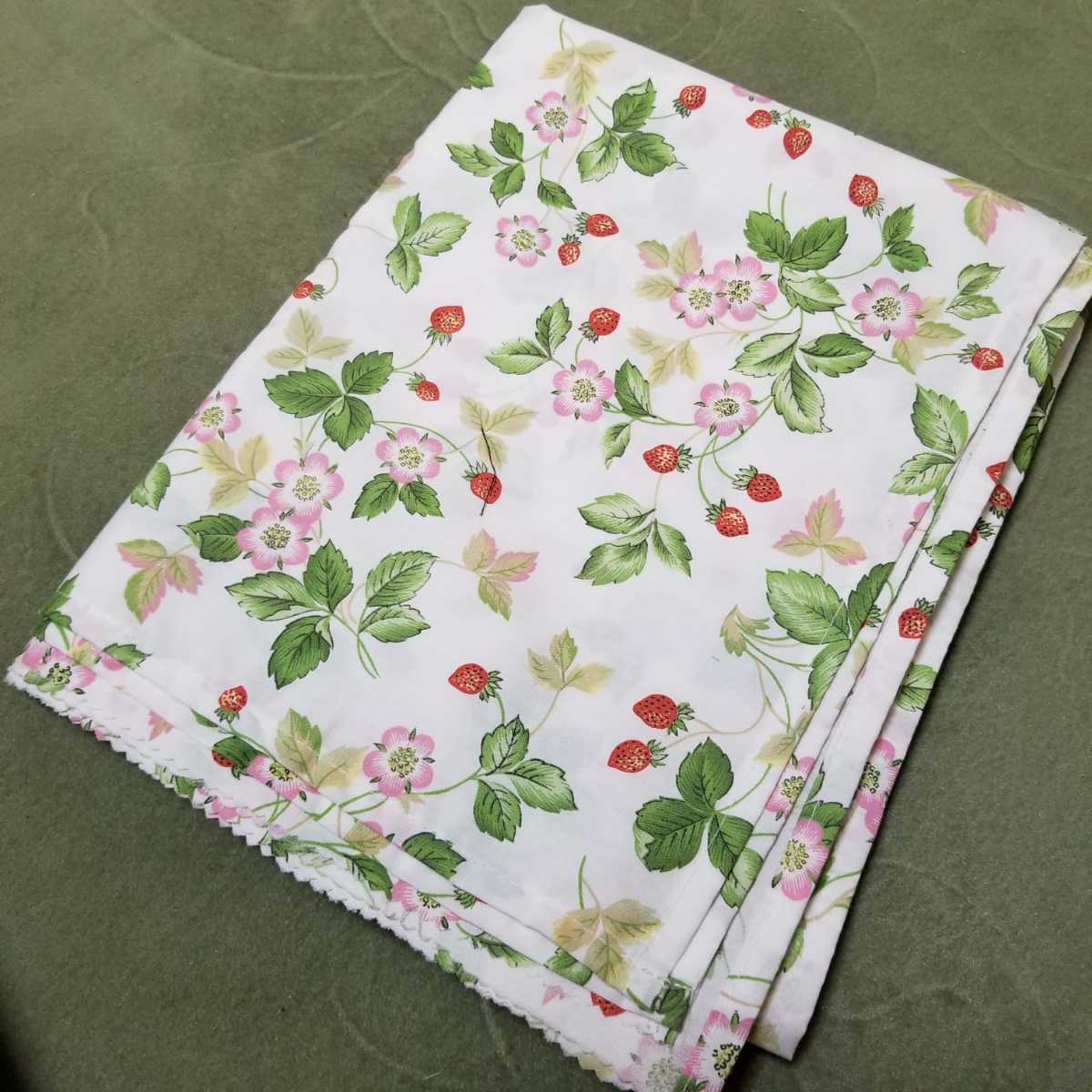ウエッジウッド ワイルドストロベリー テーブルクロス 布 200x130 楽天