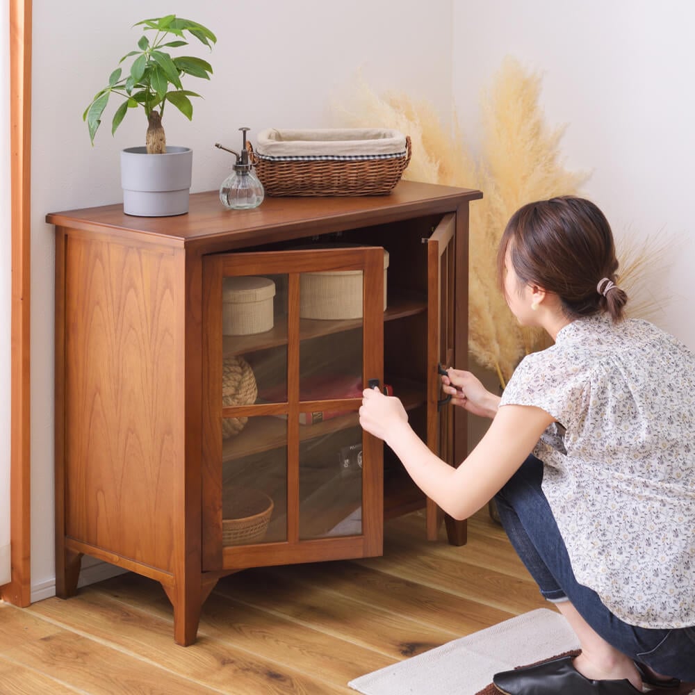 キャビネット／両開きガラス扉型 キャビネット ミンディ材 天然木