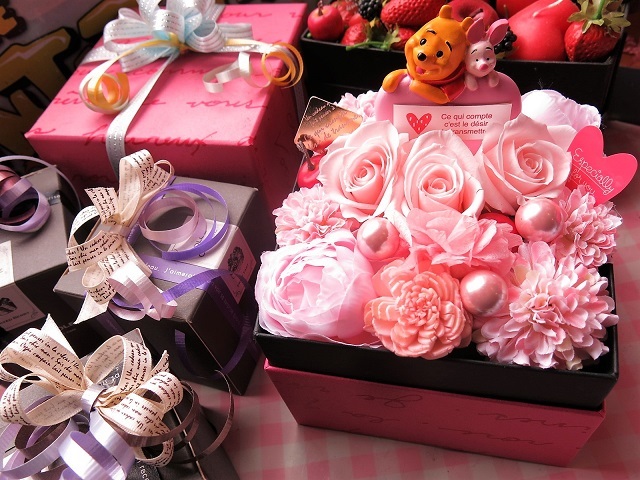 プーさん ピグレット ハート入り 花束風 箱を開けてサプライズ