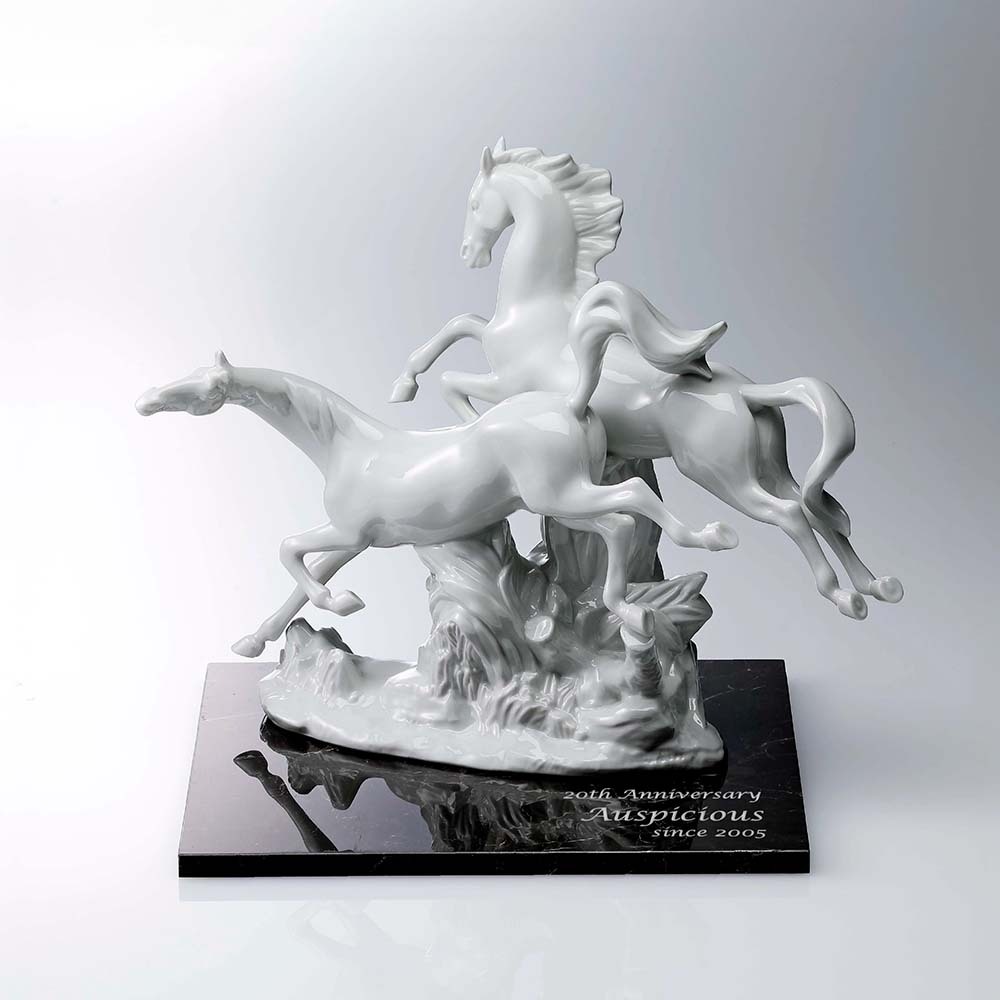 Lladro リヤドロ 駆ける馬 (White)・大理石 台座 30cmサイズ