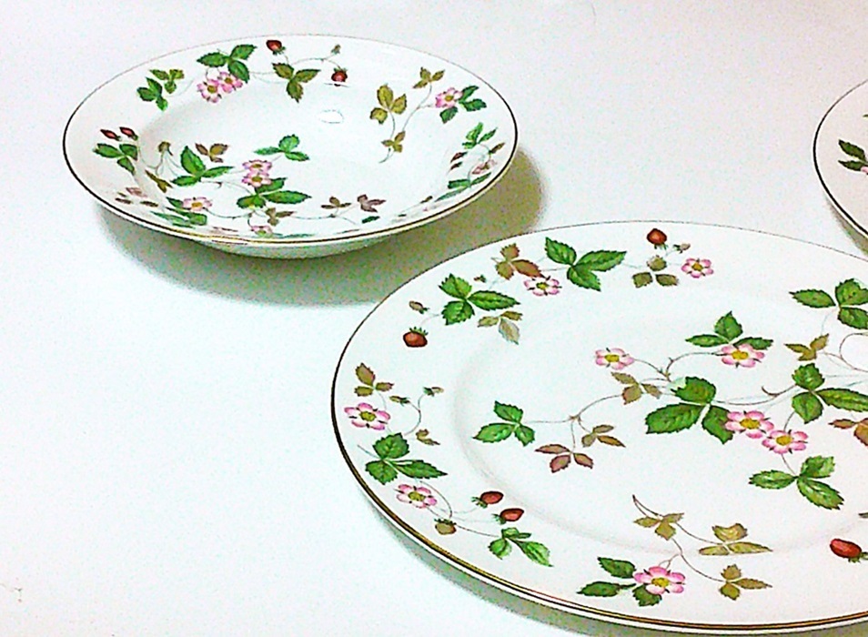 ウェッジウッドWEDGWOOD ワイルドストロベリー ディナープレート
