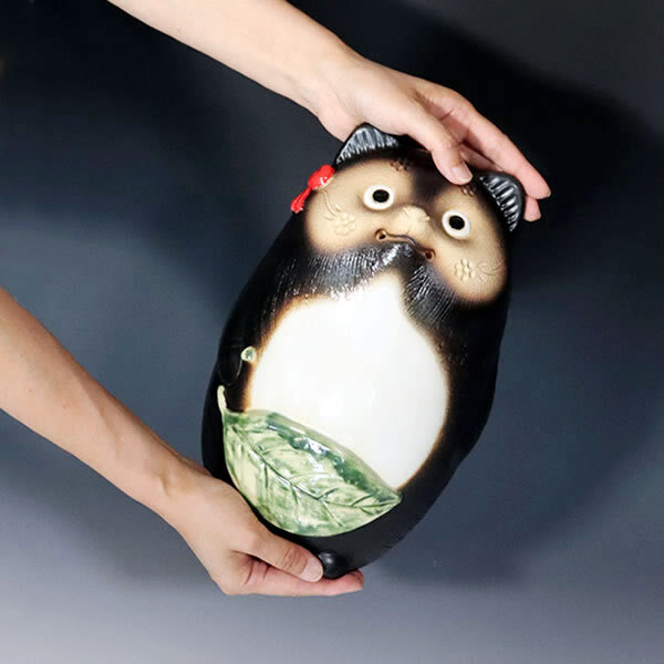信楽焼 たぬき 置物 高さ29cm 陶器 縁起物 9号メスなごみ狸 ta-0374