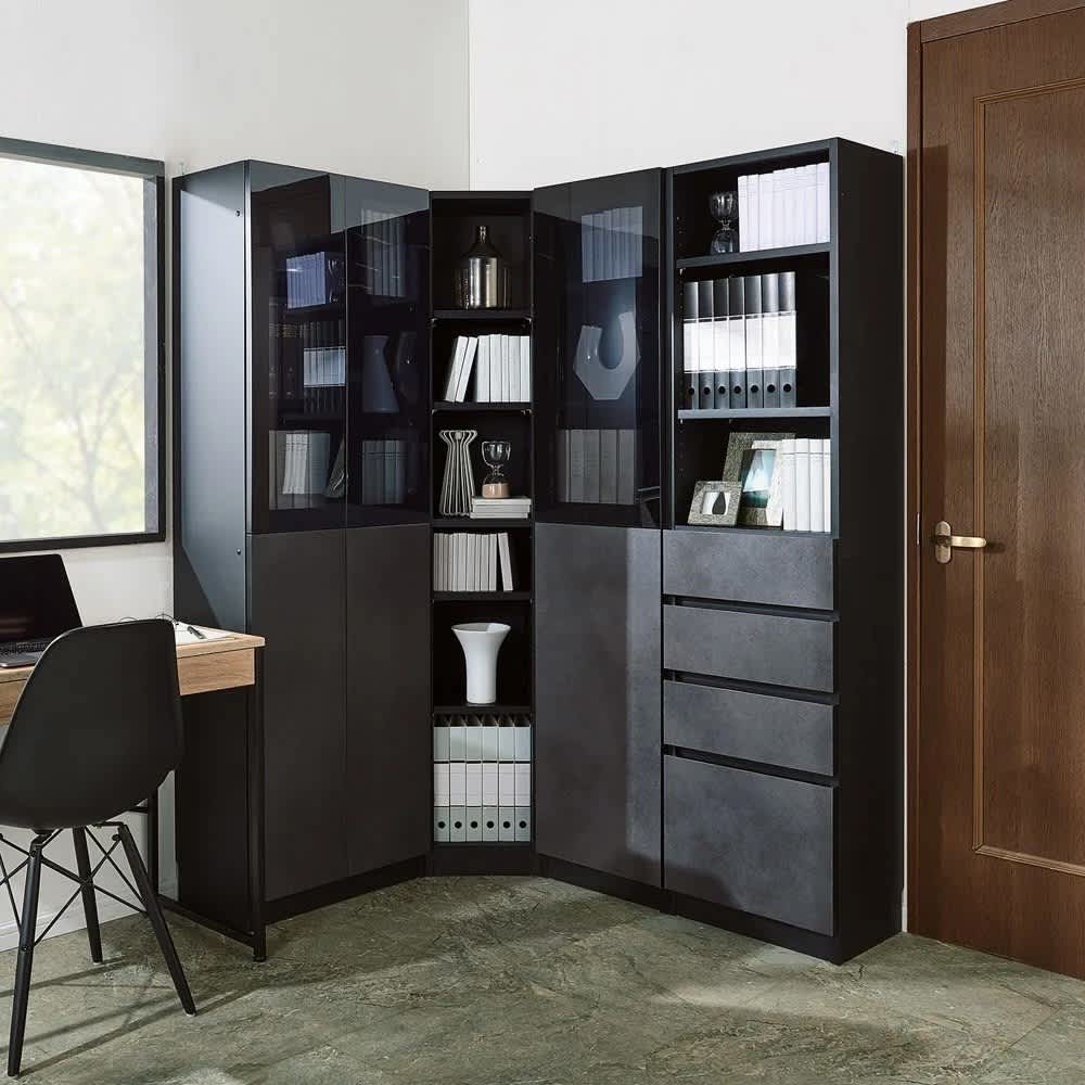 コーナーまで有効に使える幅・高さぴったり本棚 上ポリカ扉・下扉