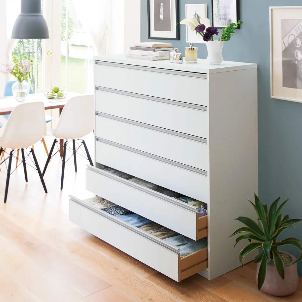 気軽に動かせる隠しキャスター付きワイドクローゼットチェスト 幅120cm