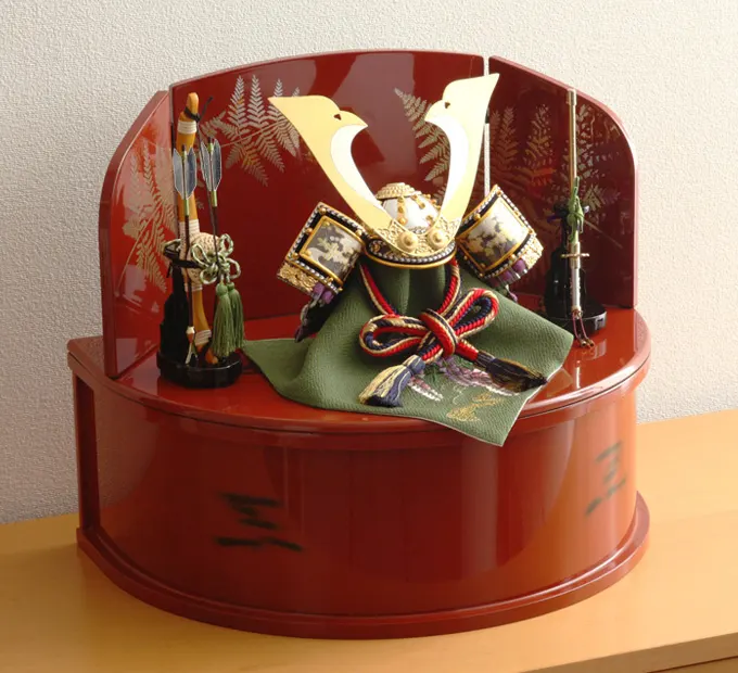 五月人形「金銀鍬形彫金の兜（収納タイプ）（WEB限定）」｜五月人形の