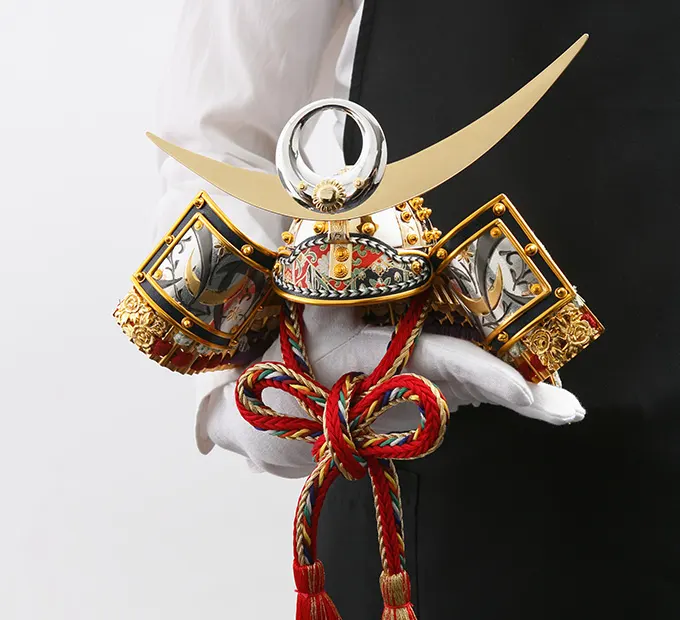 五月人形「極上 上杉謙信の兜（収納タイプ）」｜五月人形の通販 ふらここ