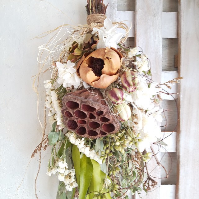 専用 ＊パームフラワー&ハスの実 ドライフラワースワッグの通販 by fu