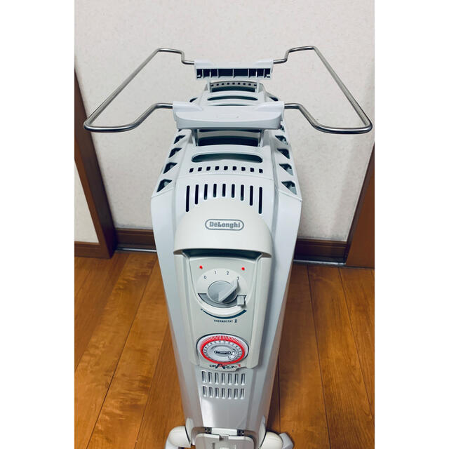 DeLonghi - ☆美品☆ デロンギ オイルラジエーターヒーター D081569EFS