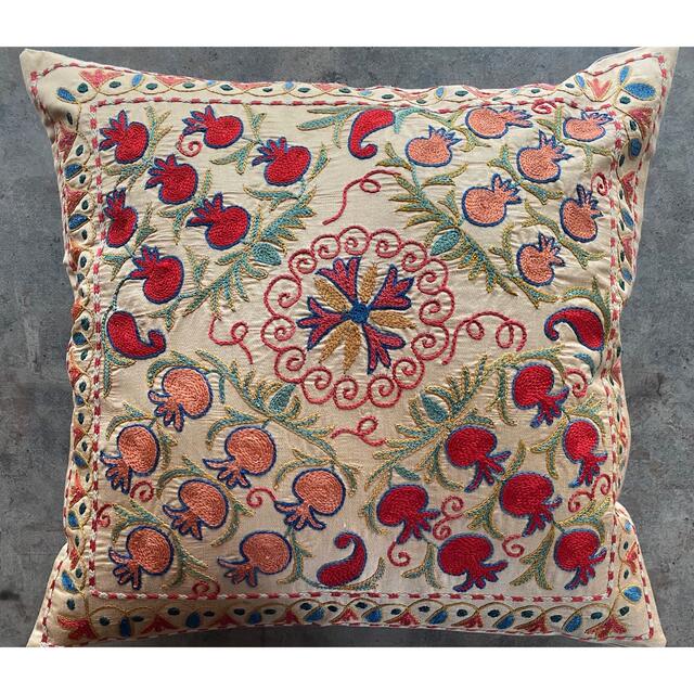 ウズベキスタン製 シルク スザニ刺繍 クッションカバー 51×49 SZN710の