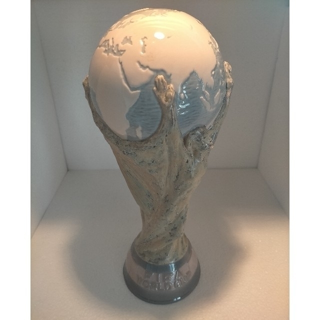 リヤドロ lladro FIFA ワールドカップ トロフィー 原寸大 サッカーの