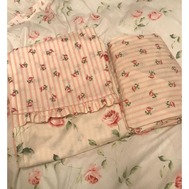 LAURA ASHLEY - 専用ローラアシュレイ ボックスシーツの通販 by