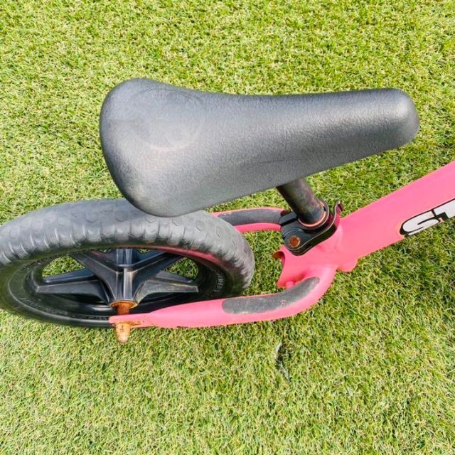 匿名配送】ストライダー スポーツ 12インチ ST-S4 ベル&スタンド付の