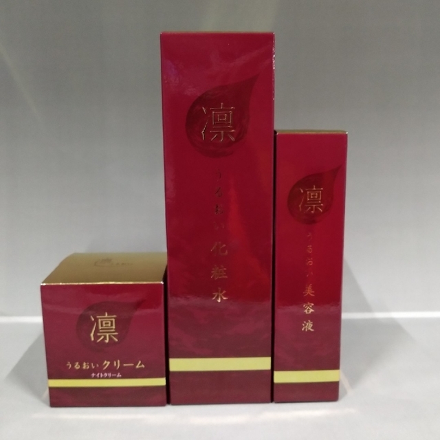 凛 うるおいシリーズ3点セットの通販 by モンモン's shop｜ラクマ