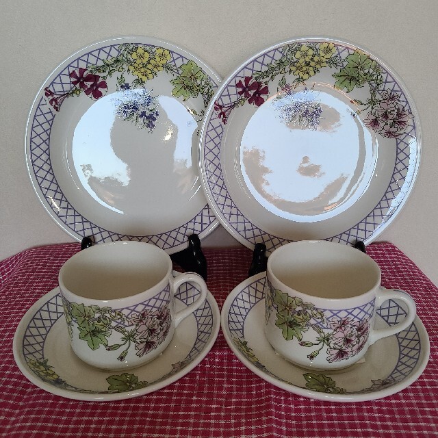 新品箱入 Ringtons フローラルトレリス 2名用ティーセット フル