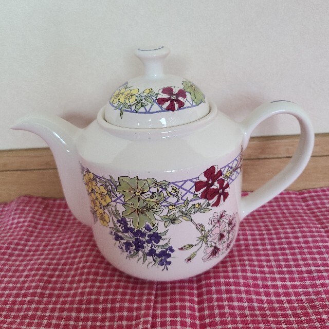 新品箱入 Ringtons フローラルトレリス 2名用ティーセット フル