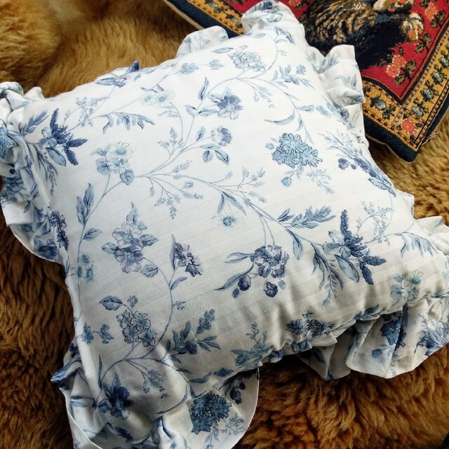 ゴブラン織り クッション アンティーク調 フランス ベルギーの通販 by