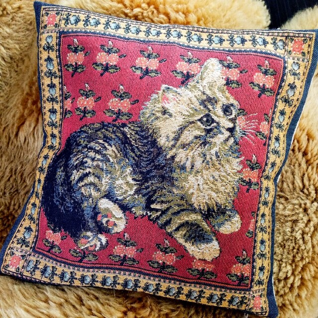 ゴブラン織り クッション アンティーク調 フランス ベルギーの通販 by