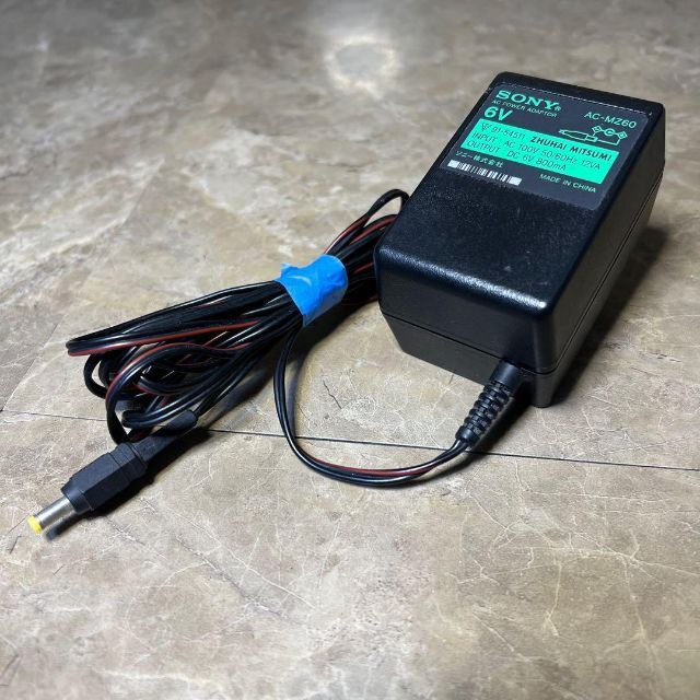 SONY - ソニー MDウォークマン 用ACアダプター AC-MZ60 DC6V 800mAの