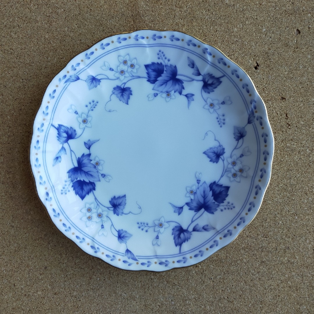 NARUMI - ナルミボーンチャイナケーキ皿セットの通販 by tomi's shop