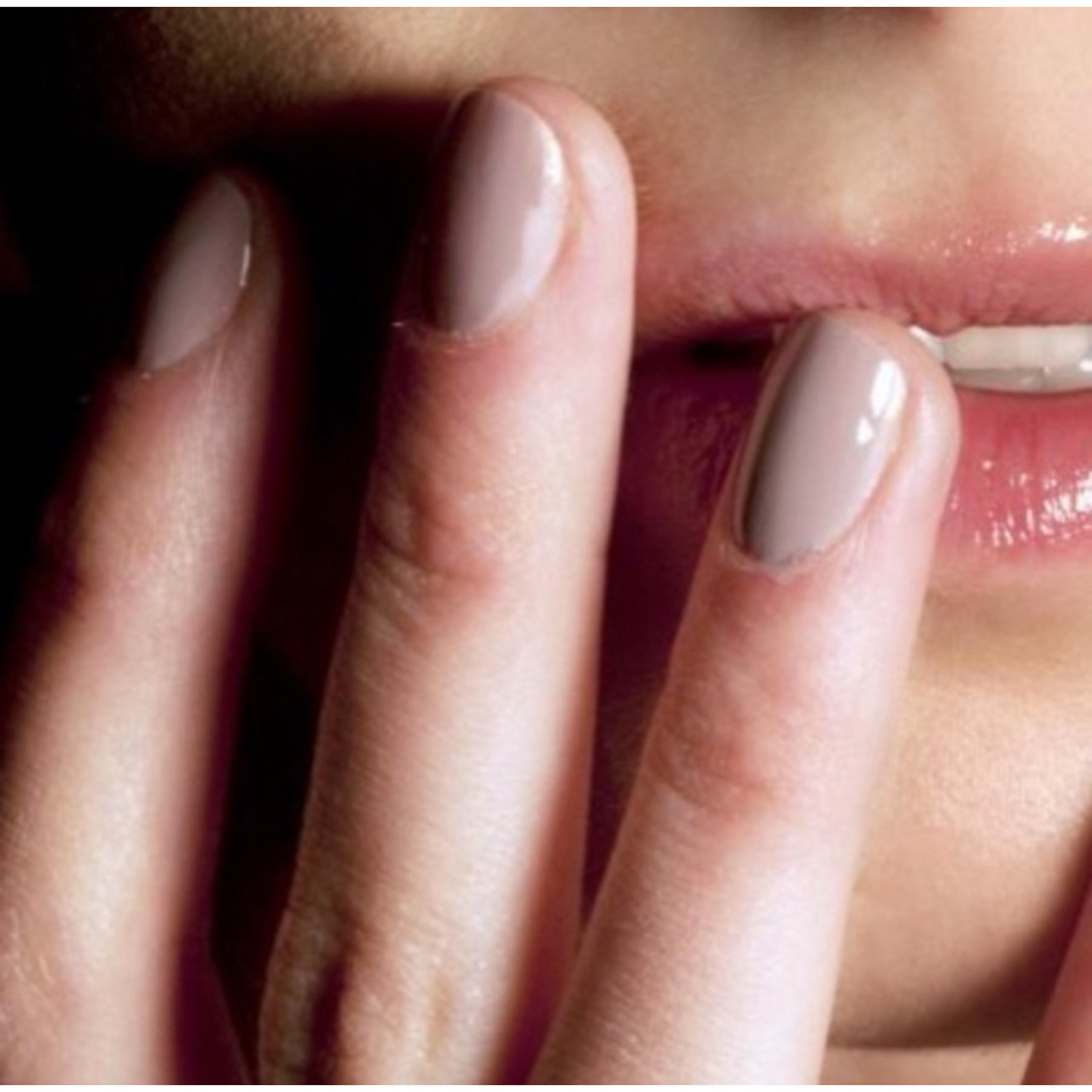 Essie - 【essie】ネイルポリッシュ、ベージュ系の通販 by 75001