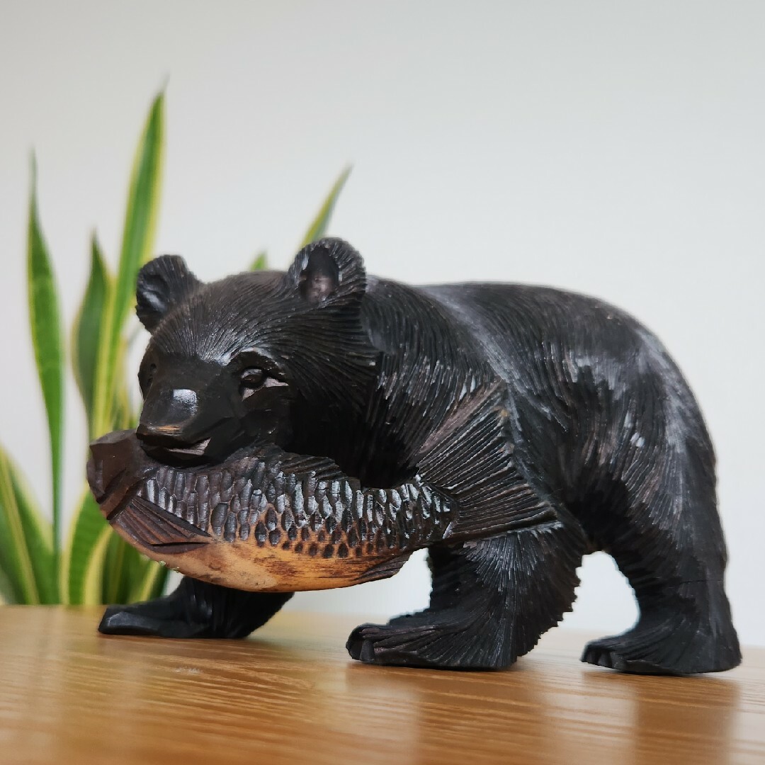 木彫り熊 北海道 置物 オブジェの通販 by くー's shop｜ラクマ