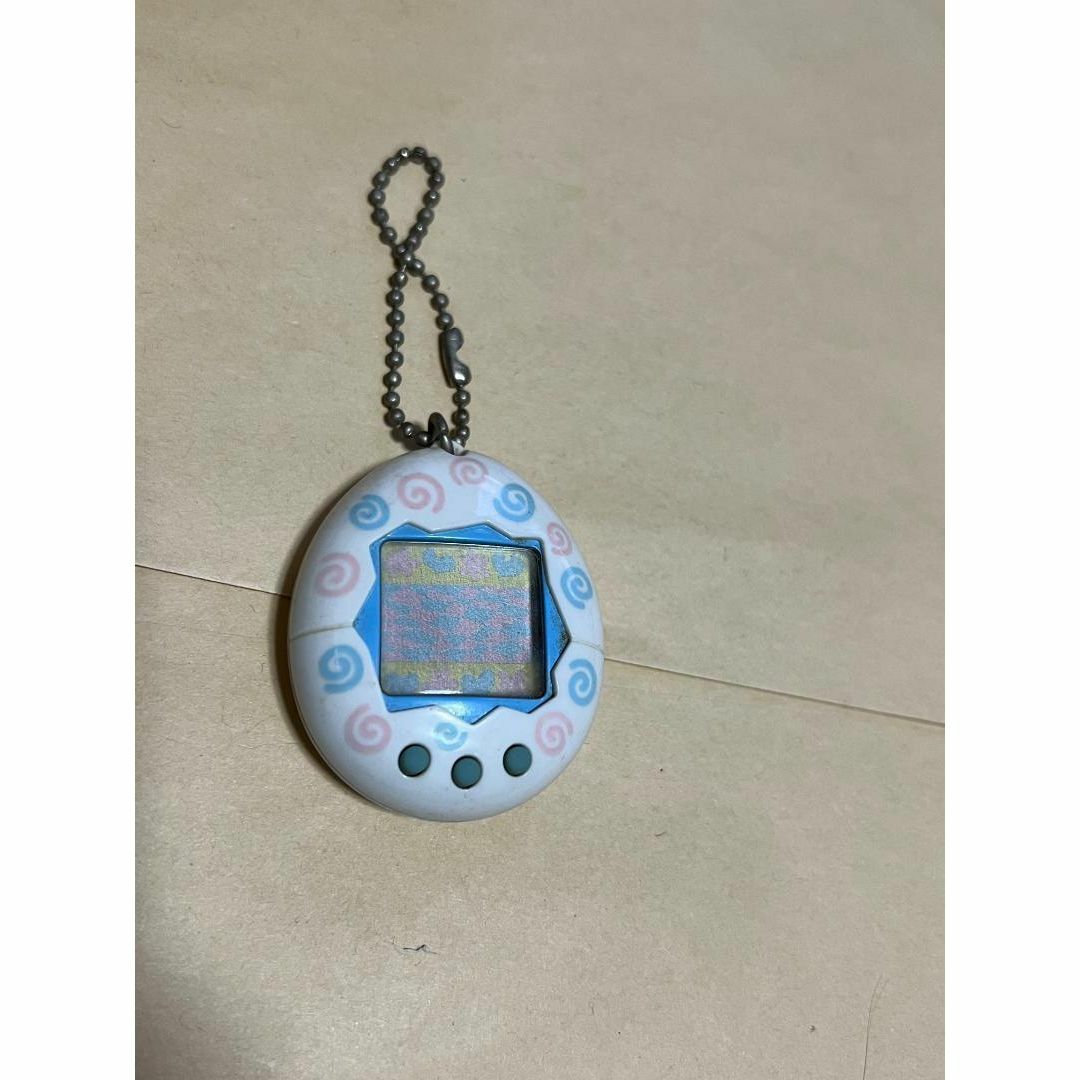 当時物 レア 動作未確認 初代 たまごっち うずまき 白 1997 バンダイの