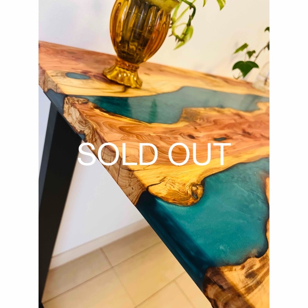 レジンテーブル リバーテーブル デスク エポキシ 貝塚伊吹の通販 by