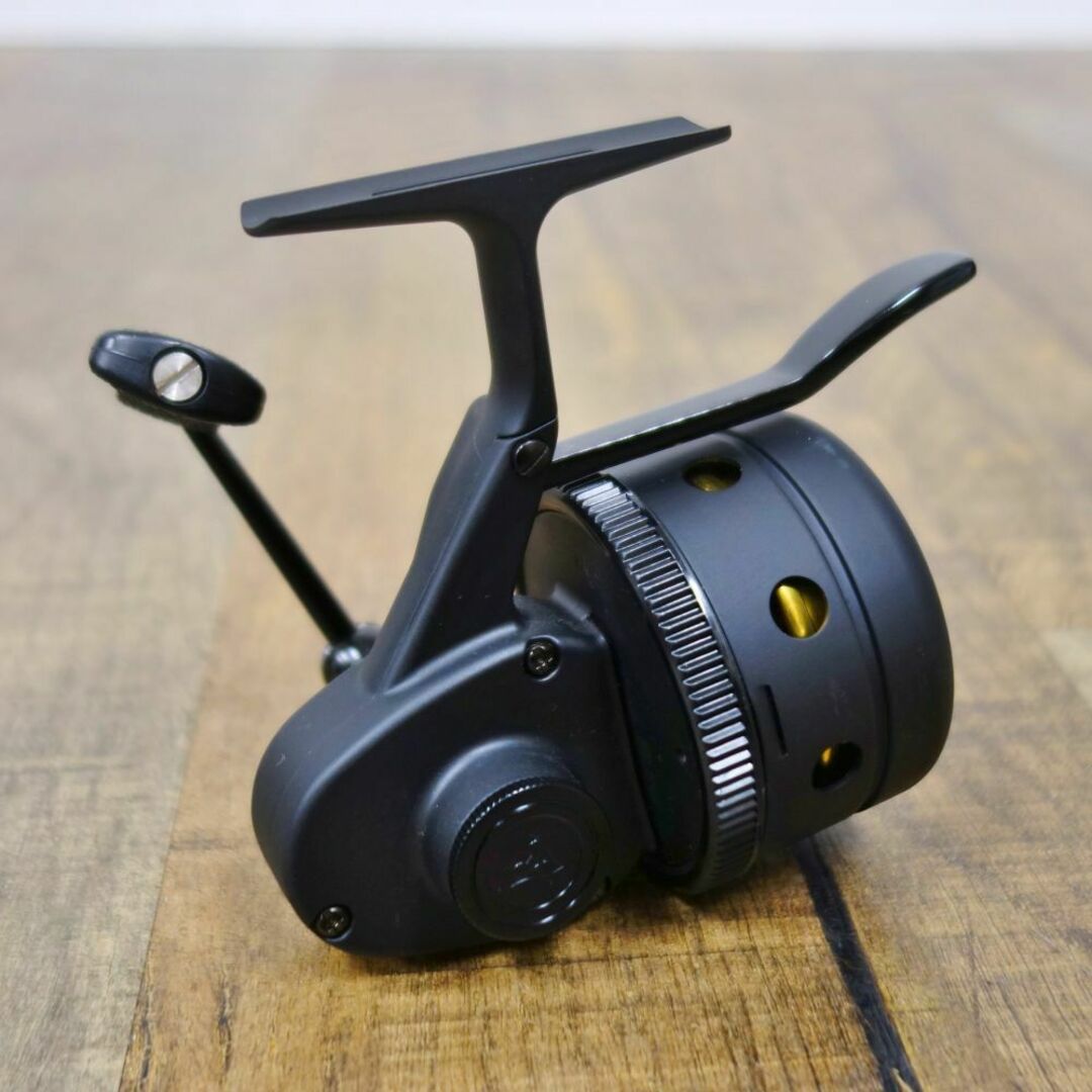 未使用 トライアングル TRY ANGLE TU-01 アンダースピンキャストリール