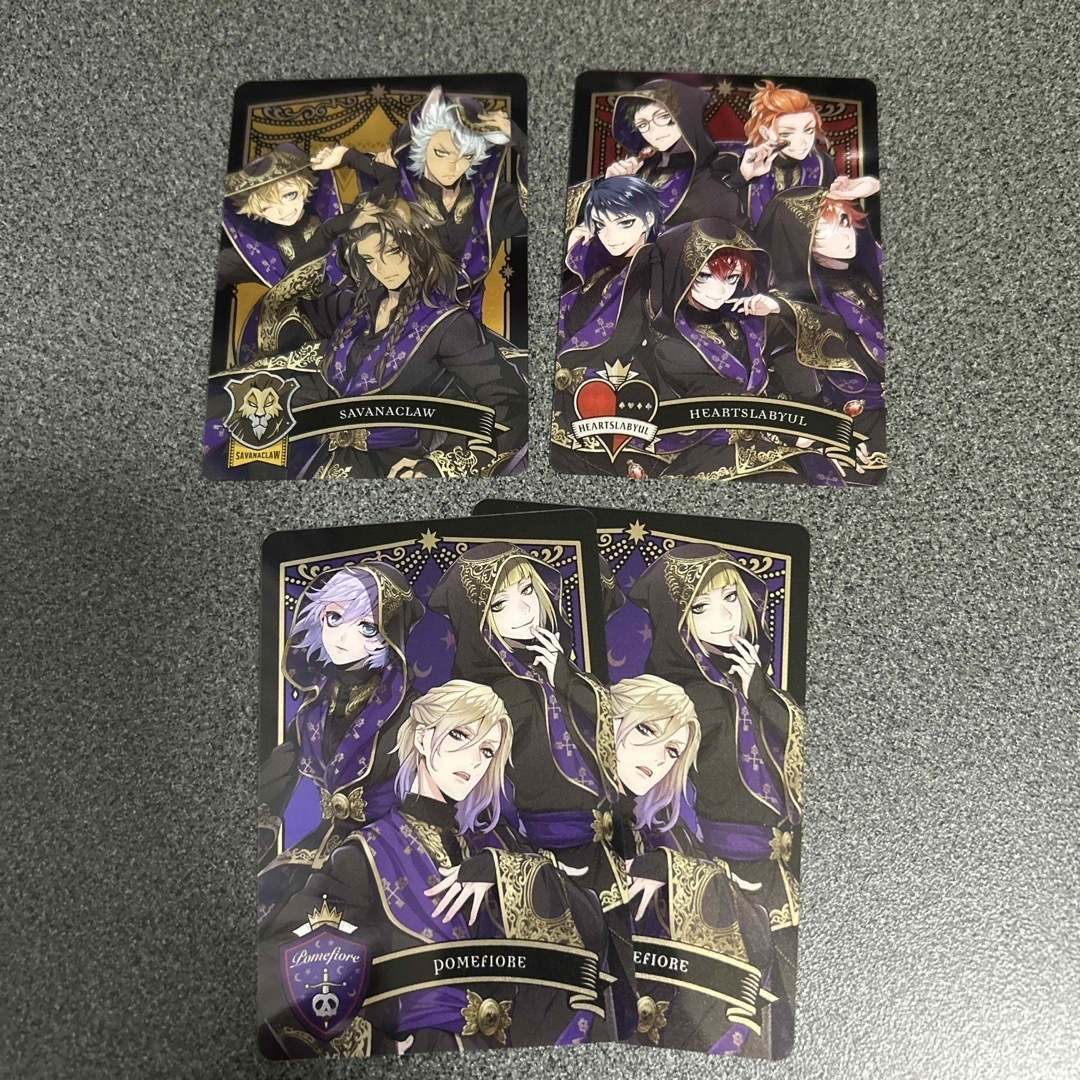 ツイステッドワンダーランド ツイステ カード 4枚セット まとめ売りの