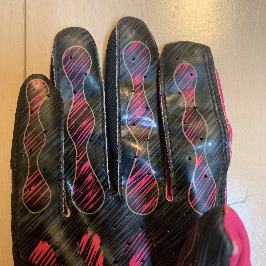 UNDER ARMOUR - UAハングロ“High Light ピンクリボン“MDサイズ 廃番