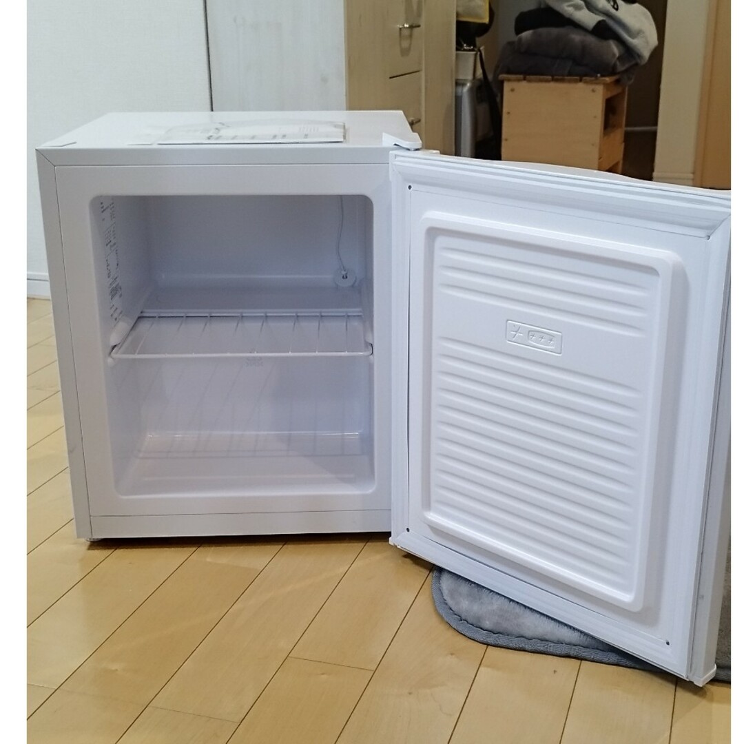 小型 1ドア冷凍庫 2024年 美品の通販 by ＠アタミン's shop｜ラクマ