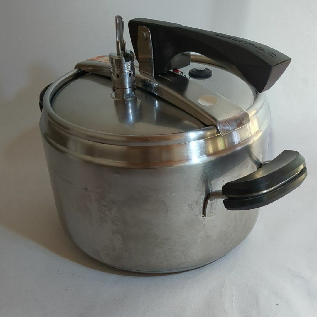 Lagostina - ラゴスティーナ圧力鍋 5リットル IH対応品 イタリア製