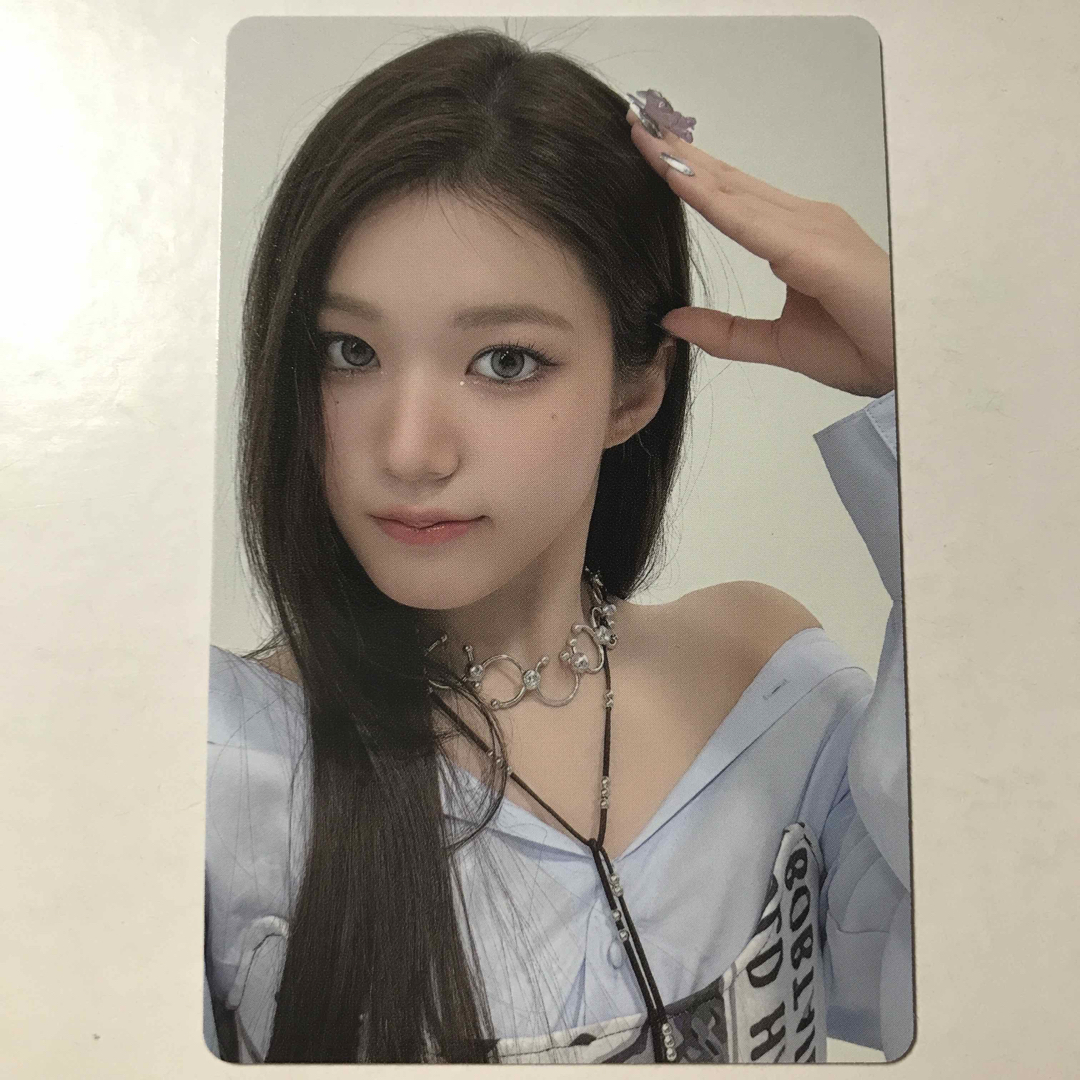 izna ティンケース トレカ ジユンの通販 by よう｜ラクマ